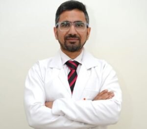 फोर्टिस एस्कॉर्ट्स हॉस्पिटल जयपुर में स्पाइन सर्जरी से गंभीर रीढ़ की विकृति का सफल उपचार, 16 वर्षीय किशोरी 48 घंटे में फिर चलने लगी